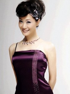 ​被李凡抛弃和朱之文传绯闻的于文华，嫁给丑男后，今过的如何？