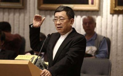 ​为什么学界与文人圈对余秋雨多有诟病?