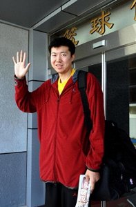 ​王治郅：离婚又再婚，愧对去世10年的母亲