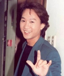 ​杰克逊赞赏，麦当娜迷恋，曼德拉感动的黄家驹，究竟有何魔力？