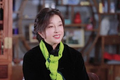 ​看过刘晓庆的简历，才知道如今为何再度翻红？