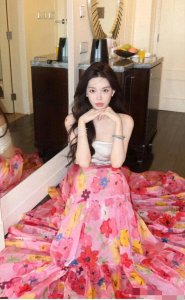 ​网红谢欣桐爆料出轨，聊天记录和语音曝光，直播当场泡汤！