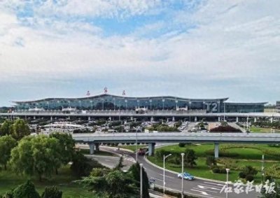 ​石家庄机场开通大连—石家庄—石河子航线