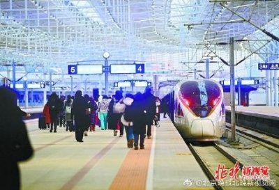 ​京张高铁开通半个月，超长电梯成“网红”