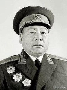 ​滕海清：金寨走出的开国中将，被子弹封喉而大难不死，21军首任军长