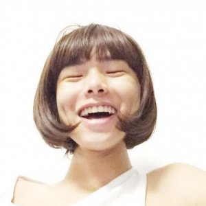 ​艾克里里李光洙合照上热搜 深扒“小公举”里里的网红史