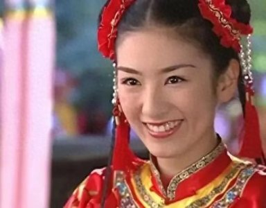 ​被家暴、遭出轨的黄奕又受情伤，自曝前男友劈腿闺蜜，情路太坎坷