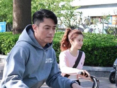 ​霍建华颜值断崖式下滑？新剧路透与张雪迎同框像父女？