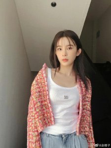 ​自降身价直播间喊老公的赵樱子，曾跟胡一天传绯闻，如今认不出