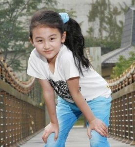 ​4岁出道的童星陆子艺，14岁长相被质疑，如今逆袭成美女