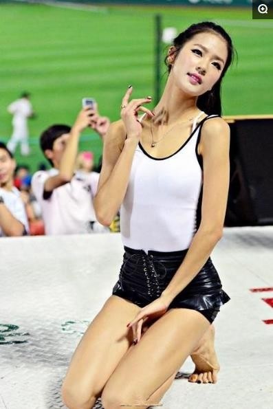 朴姬兰,韩国第一棒球美女