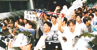 ​1999年美国轰炸中国大使馆，当时为何不反击？如今才知当时的心酸