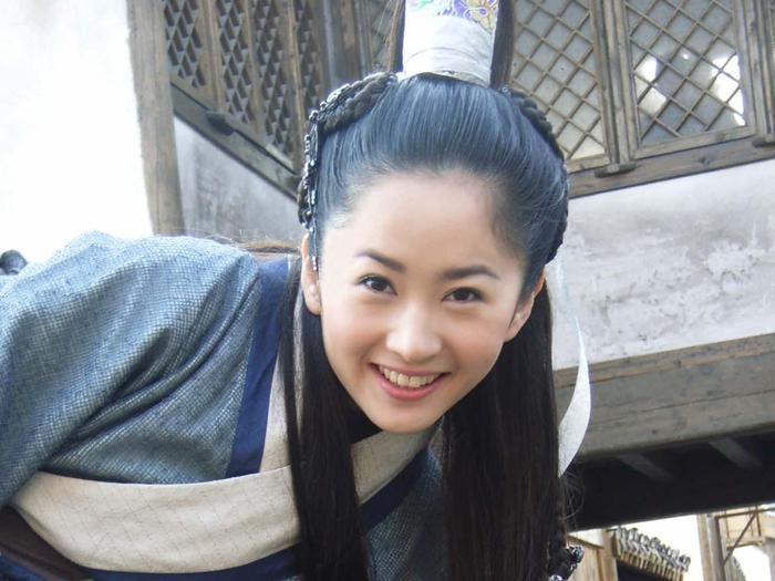 她是唐嫣好友,嫁给大3岁演员,如今39岁被老公宠成少女?