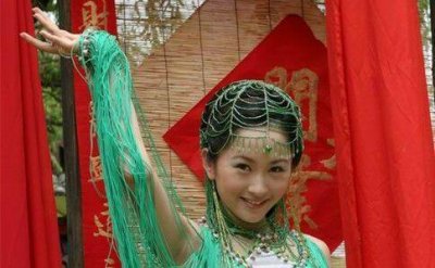 ​她是唐嫣好友，嫁给大3岁演员，如今39岁被老公宠成少女？