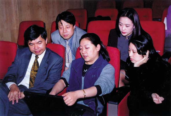 打工女皇吴士宏：16个月拿到文凭，求职天花板，年薪2亿是真是假