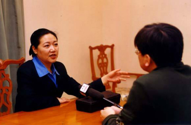 打工女皇吴士宏：16个月拿到文凭，求职天花板，年薪2亿是真是假