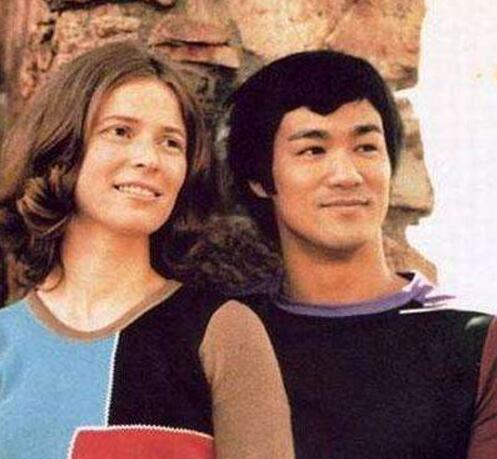 李小龙怎么死的真相 死后的15年琳达与汤姆·布里克结婚