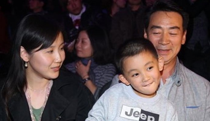 寇振海李婷一家三口