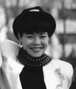 ​1999年，因＂一巴掌＂被封杀的谢津，洗完澡从23楼坠亡，年仅28岁